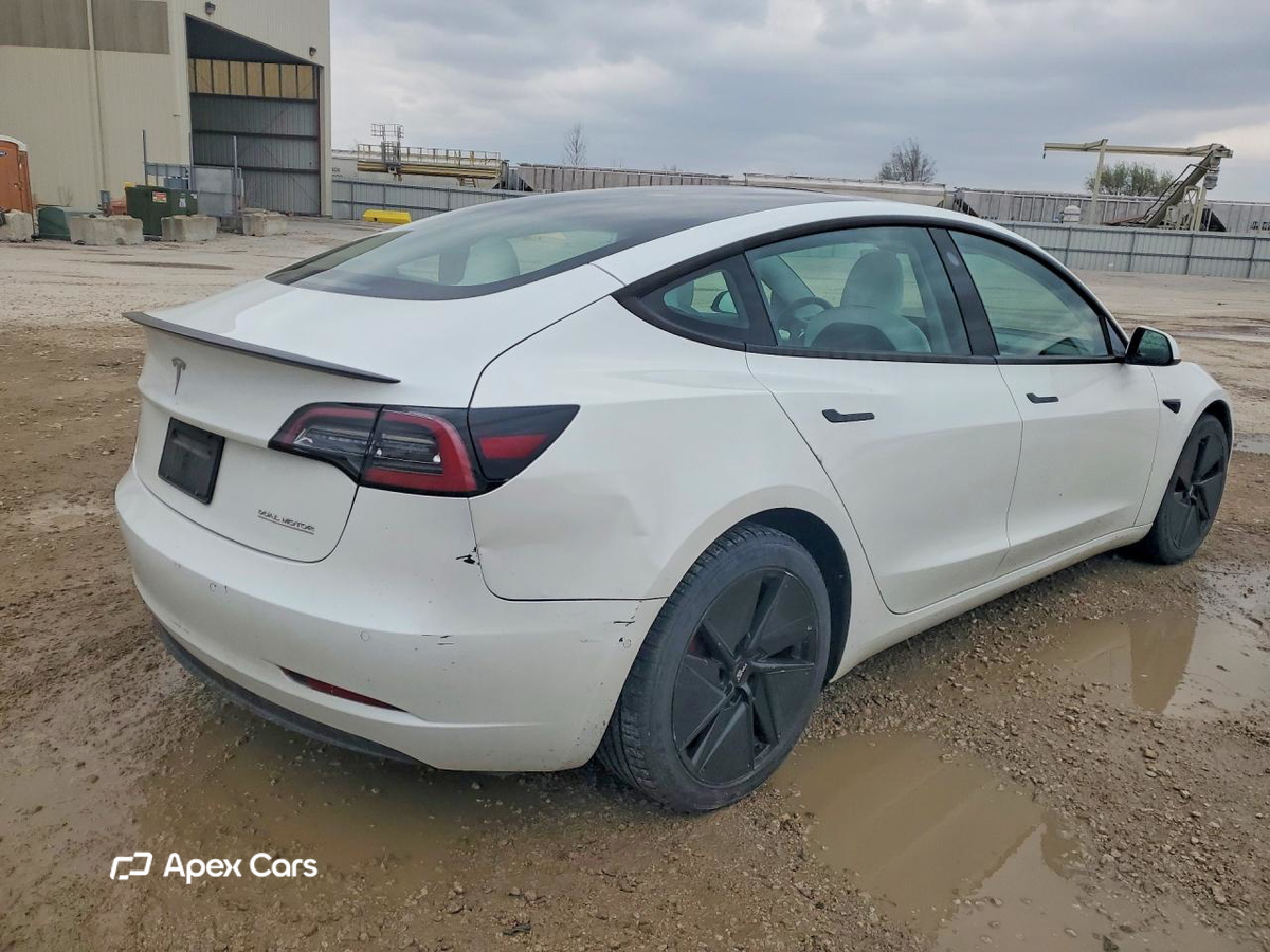 Tesla Model 3 2022