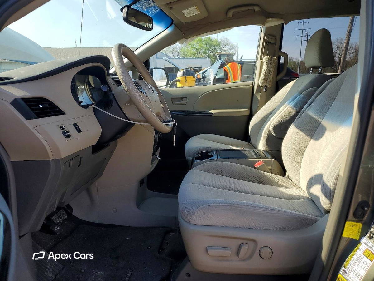 Toyota Sienna 2012