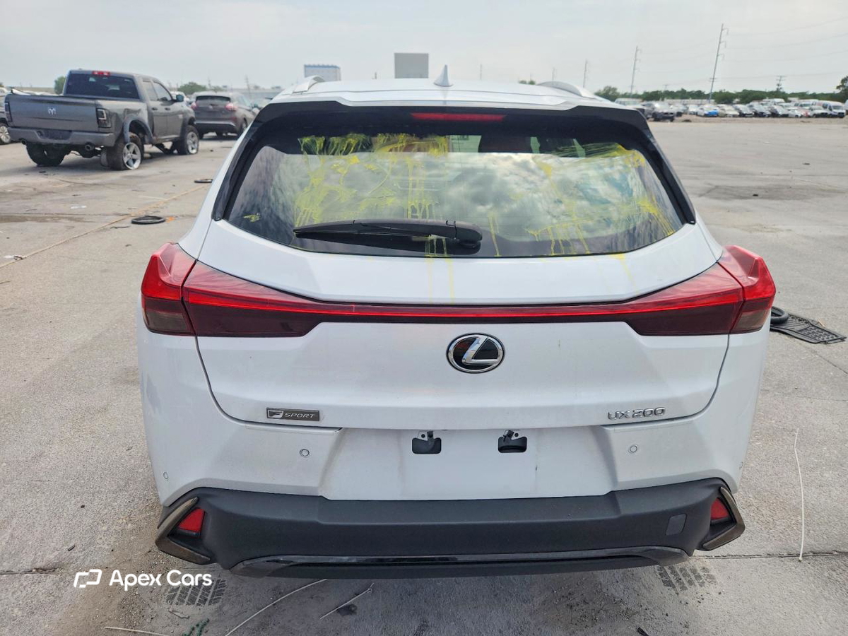Lexus UX 2021