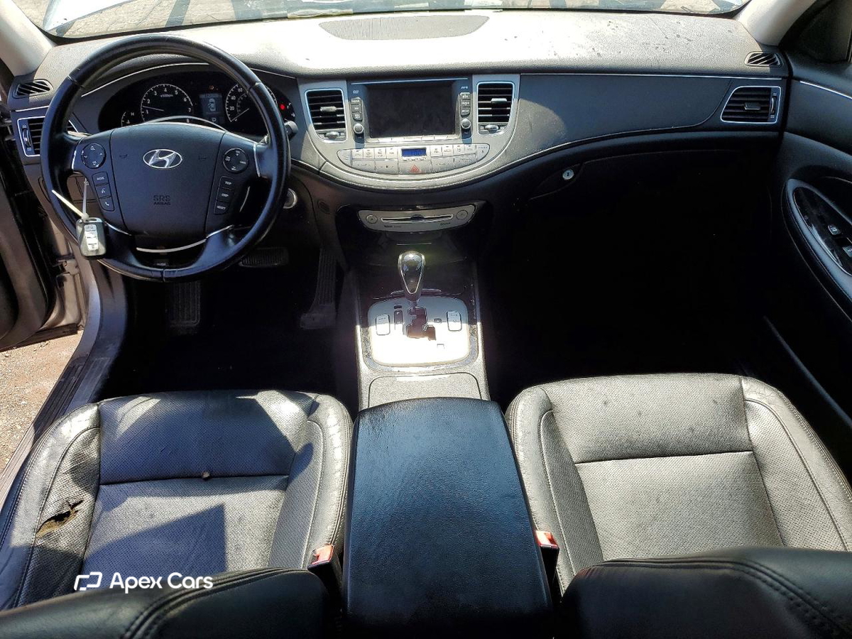 Hyundai Genesis 2012
