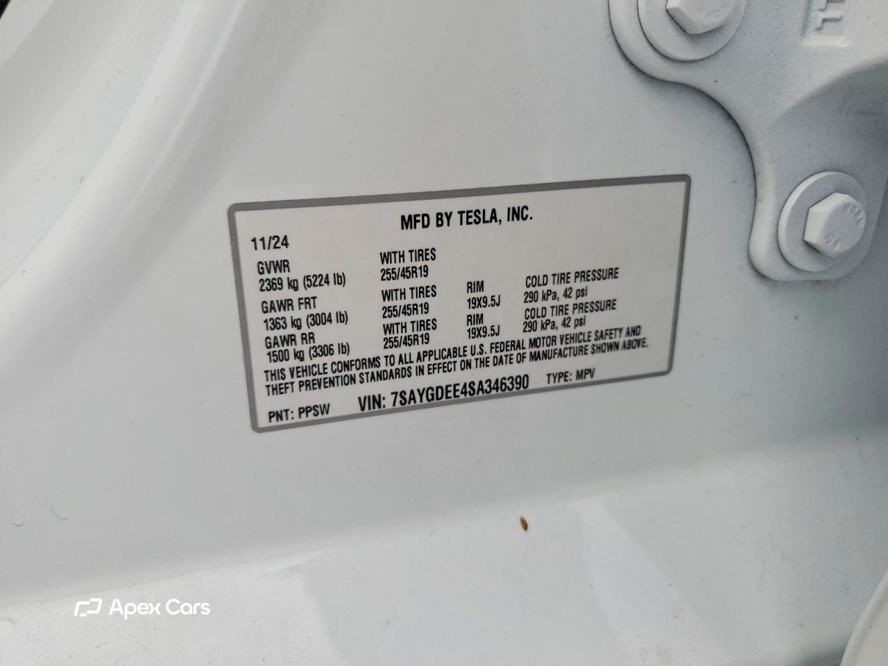 Tesla Model Y 2025