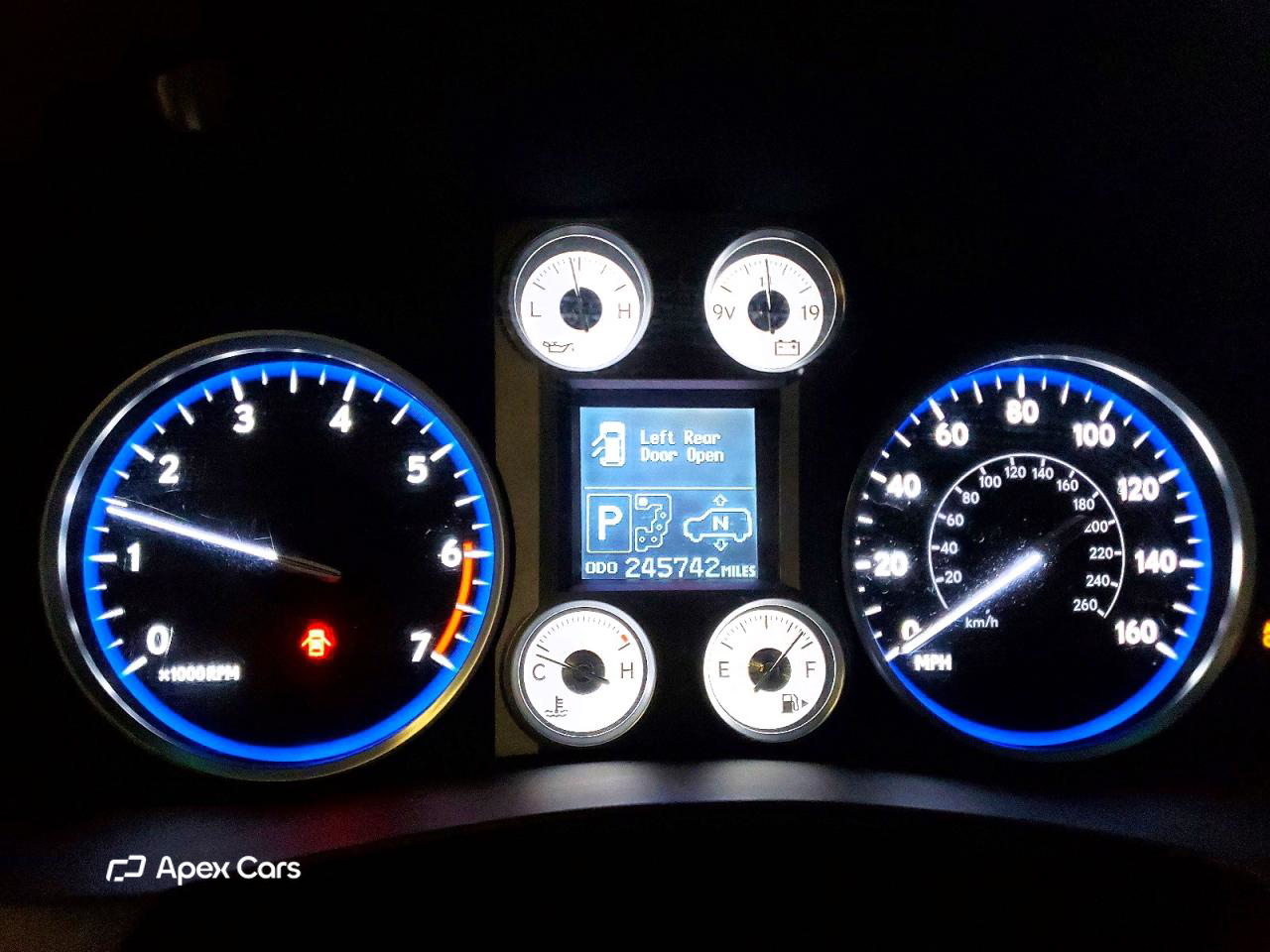 Lexus LX 2010