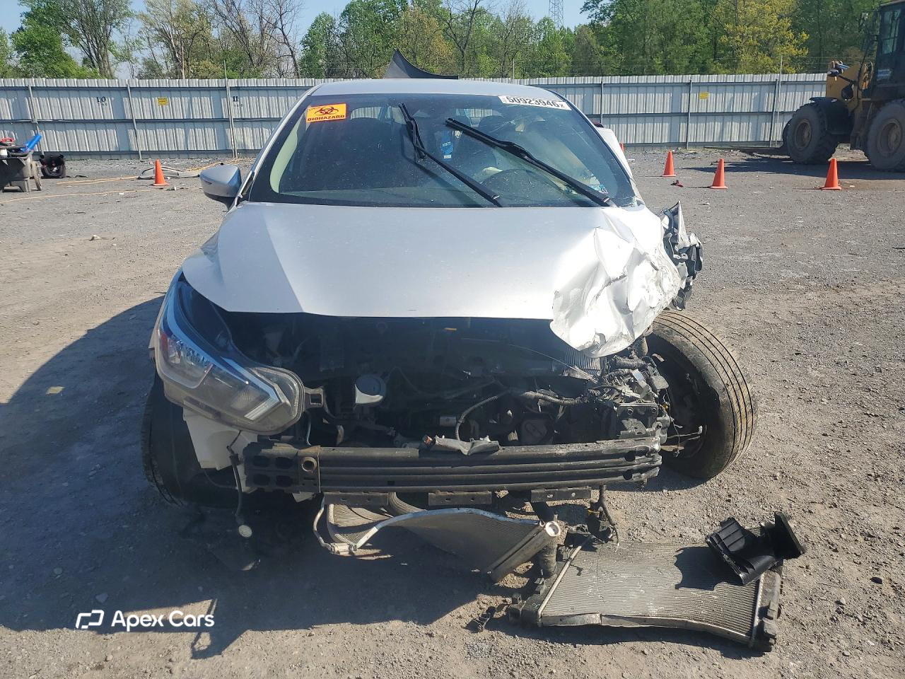 Nissan Versa 2020