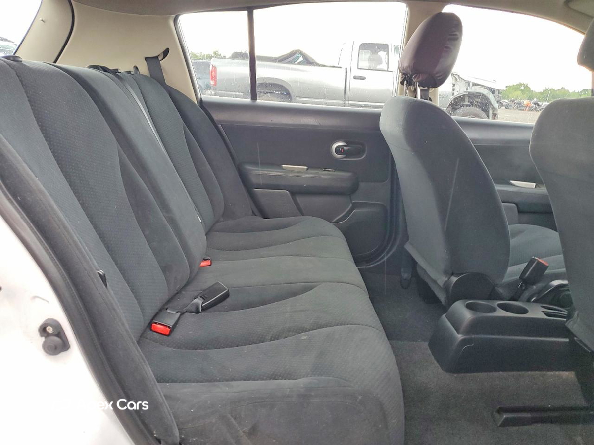 Nissan Versa 2011