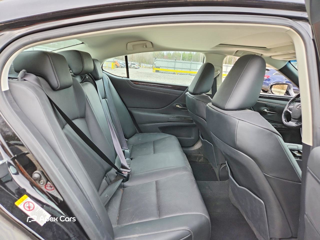 Lexus ES 2019
