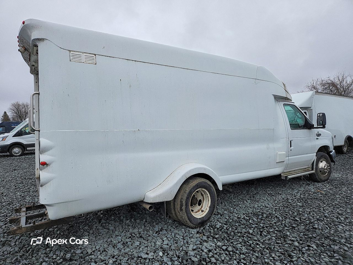 Ford Econoline 2011