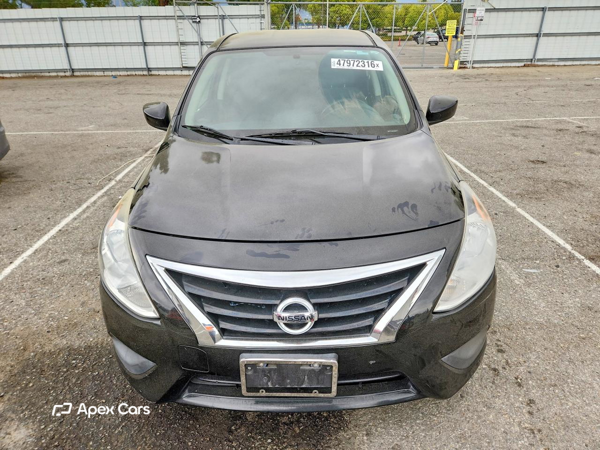 Nissan Versa 2015