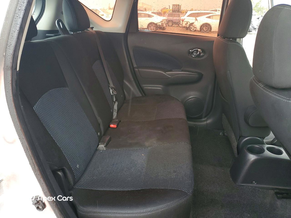 Nissan Versa 2015