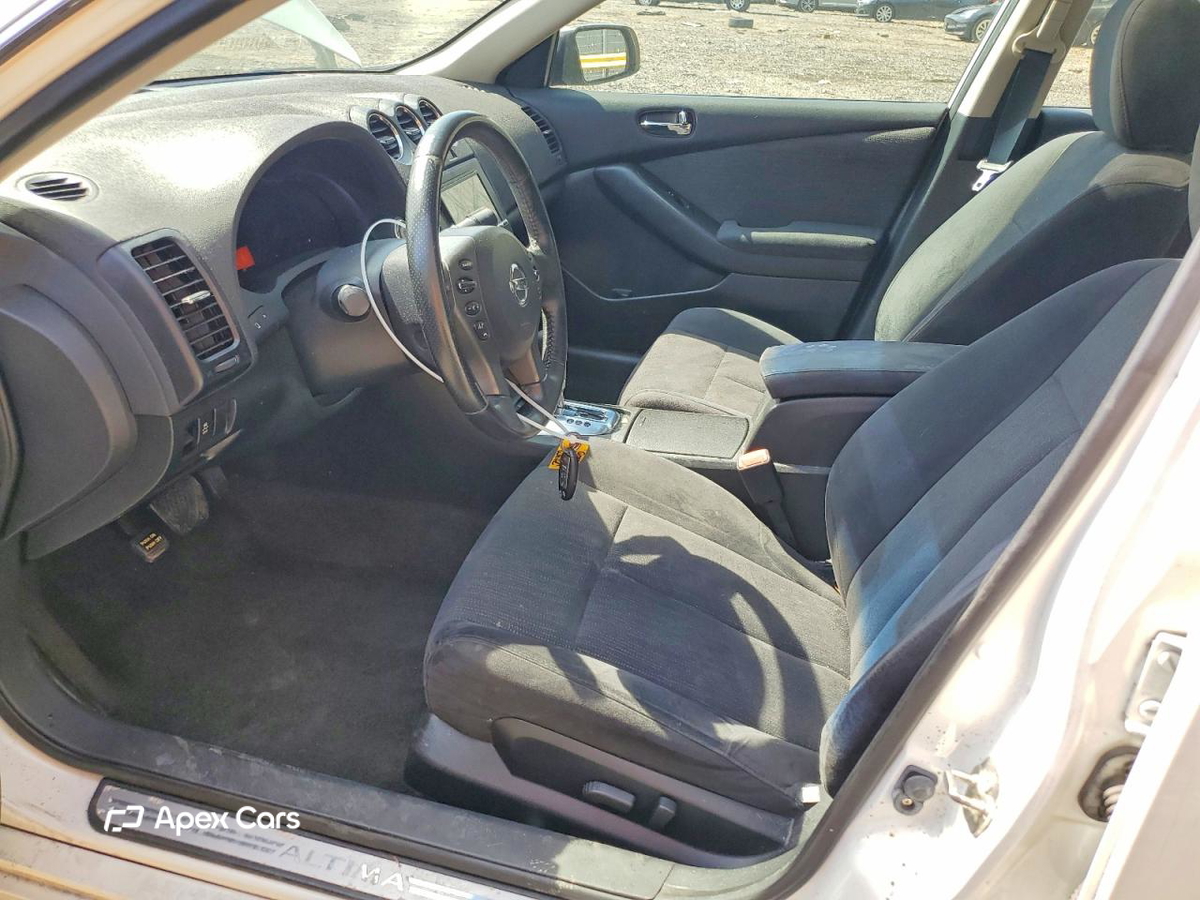 Nissan Altima 2012