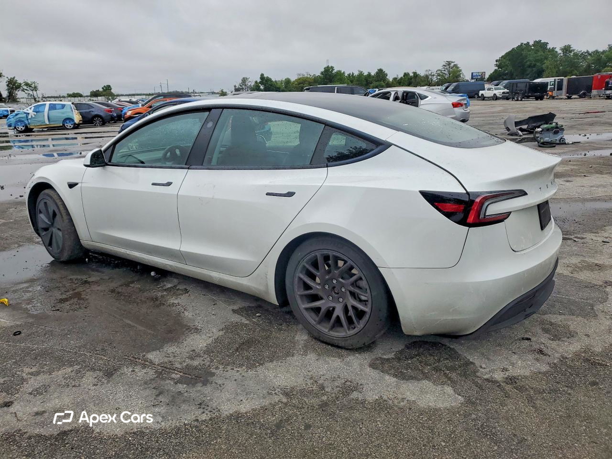 Tesla Model 3 2024