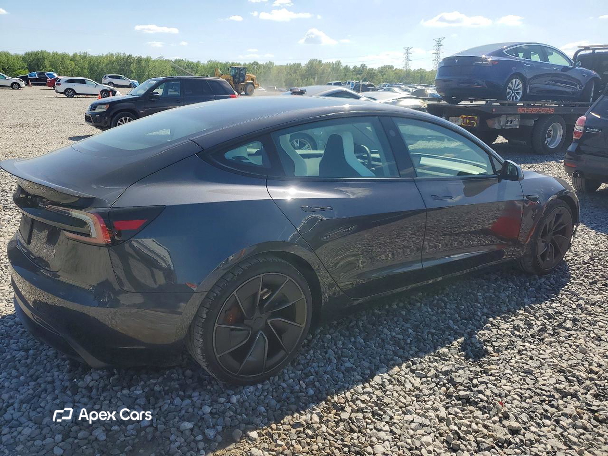Tesla Model 3 2024