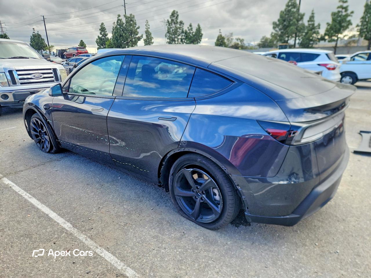 Tesla Model Y 2026