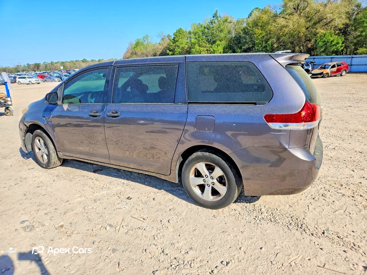 Toyota Sienna 2011