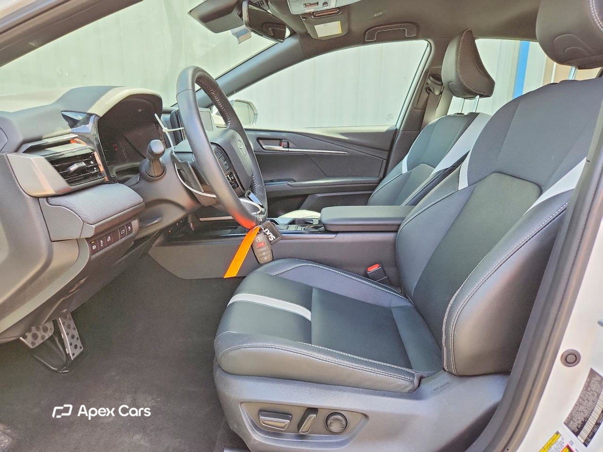 Toyota Camry 2025