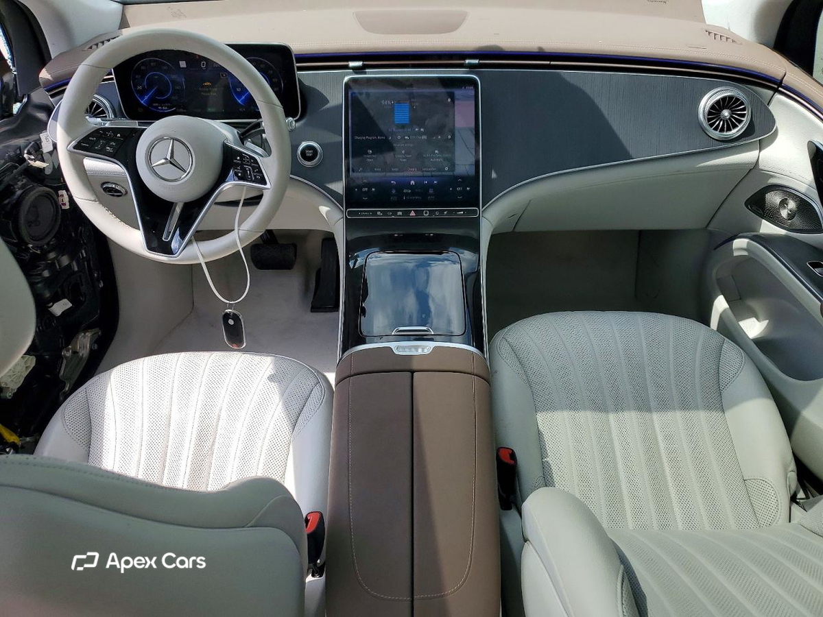 Mercedes-Benz  2023