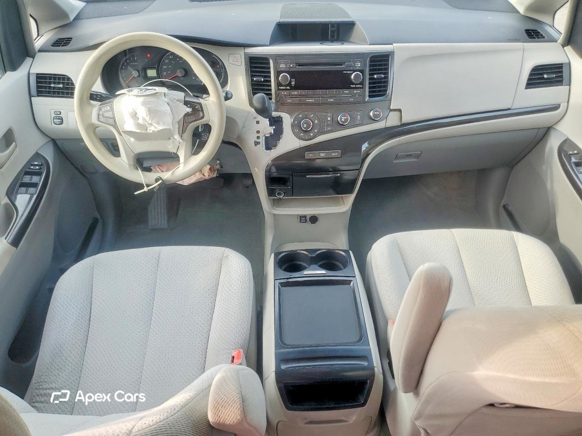 Toyota Sienna 2011
