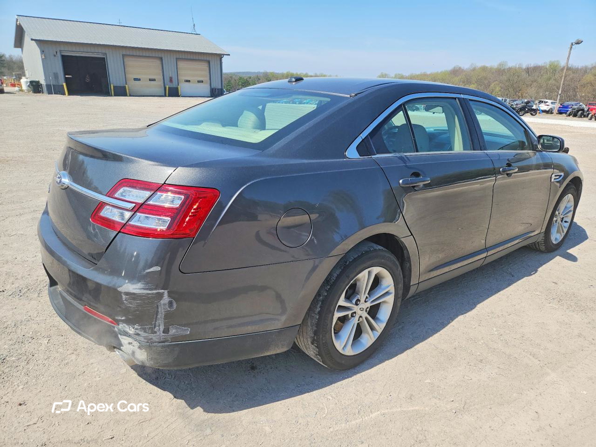 Ford Taurus 2017
