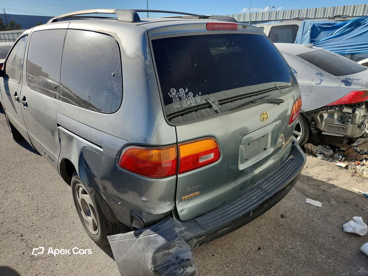Toyota Sienna 2000