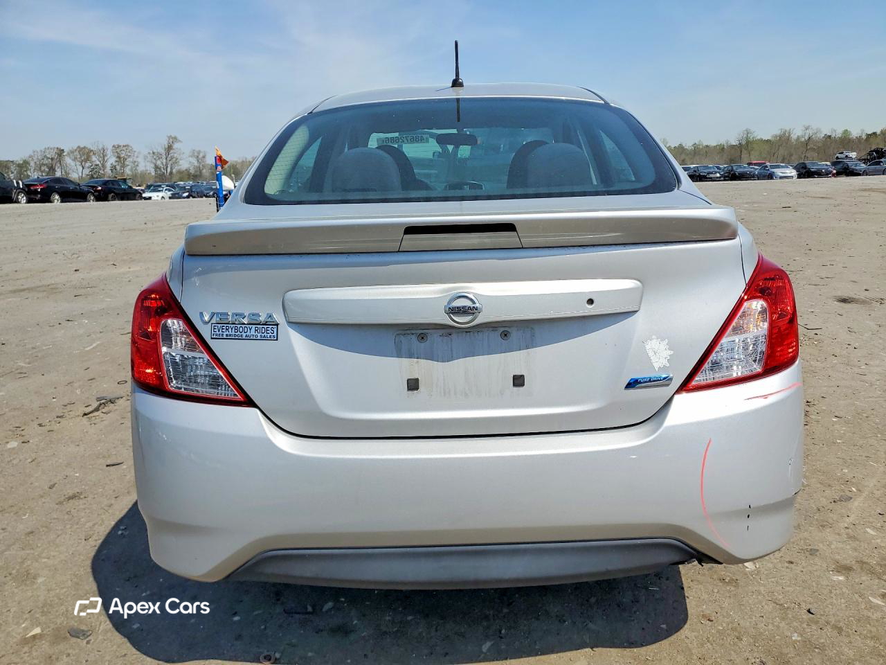 Nissan Versa 2015