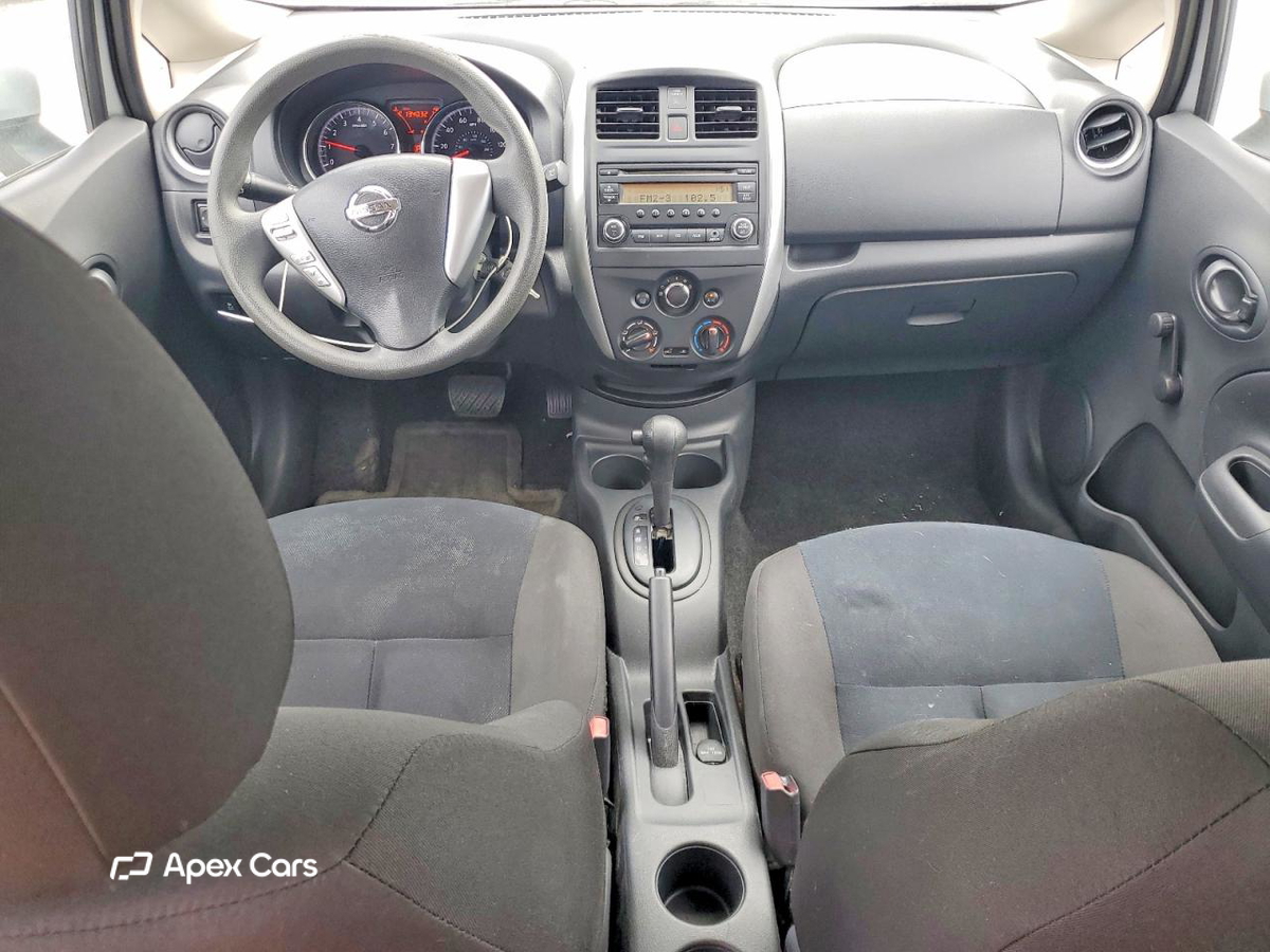 Nissan Versa 2015