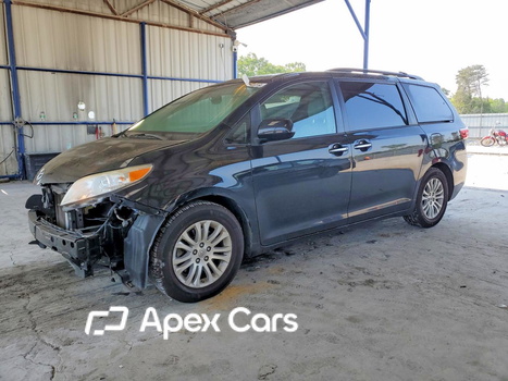 Toyota Sienna 2015 - Image 1 of 12