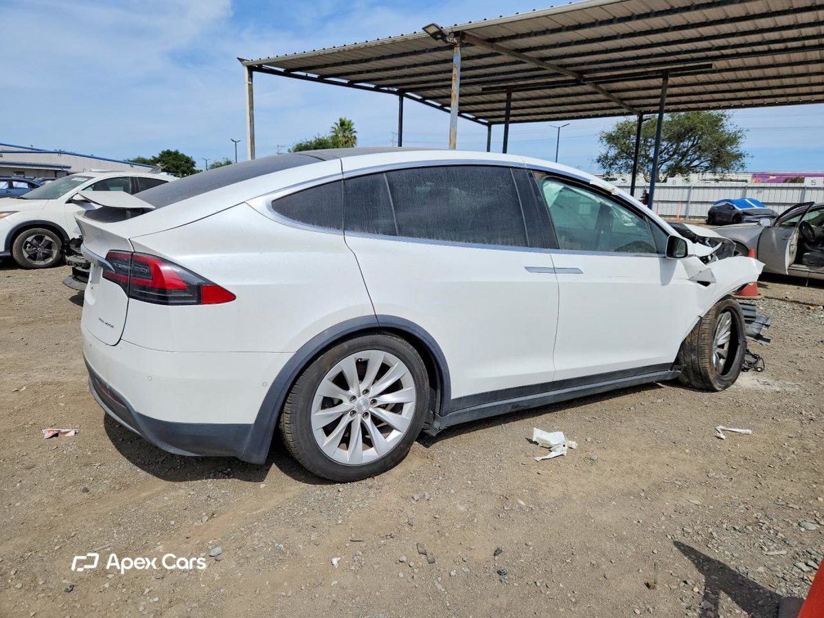 Tesla Model X 2020