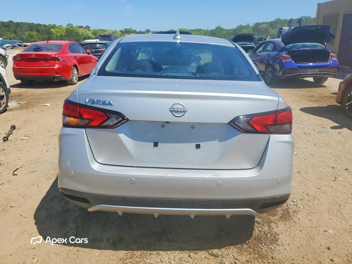 Nissan Versa 2025