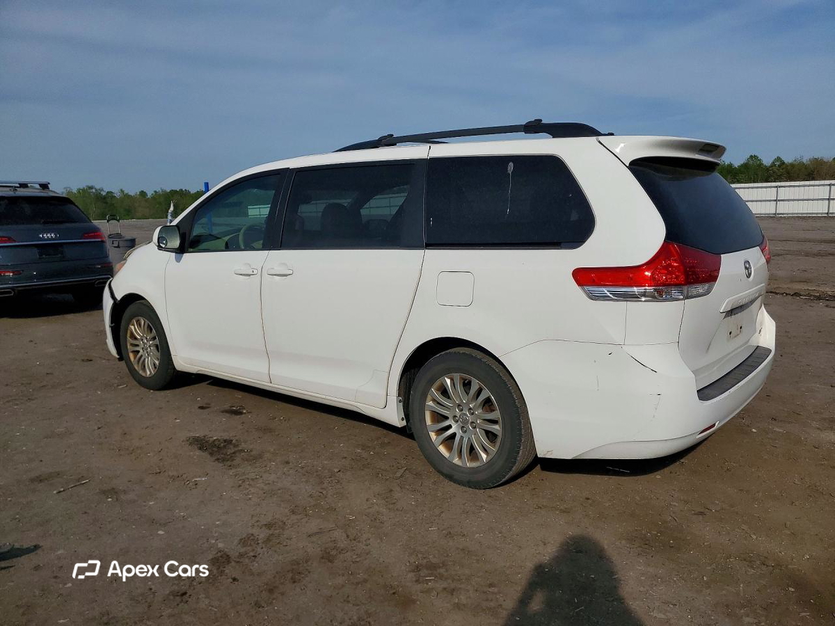 Toyota Sienna 2012