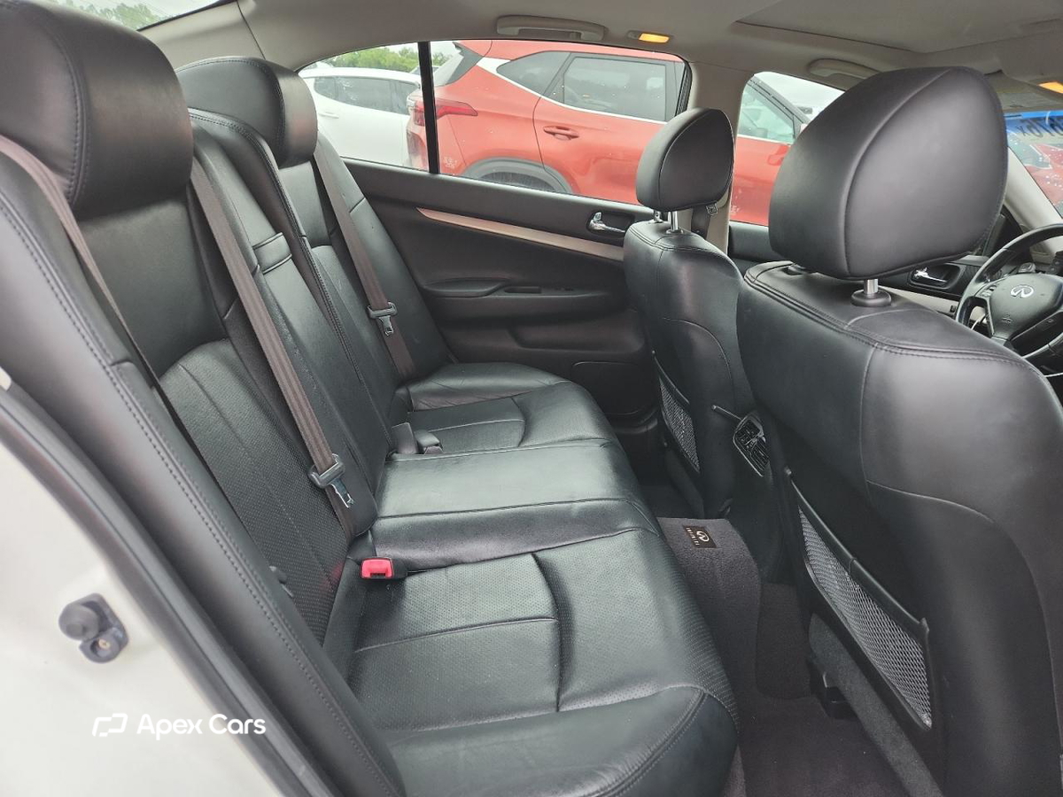 Infiniti G 2013