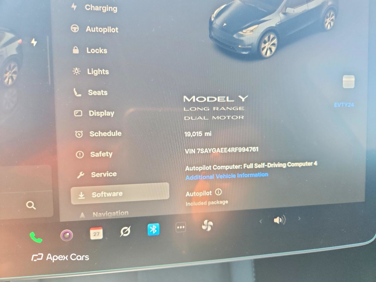 Tesla Model Y 2024