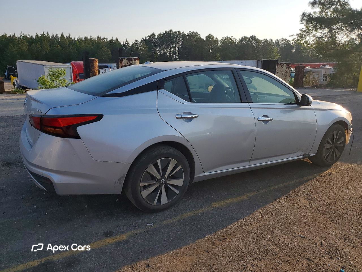 Nissan Altima 2019