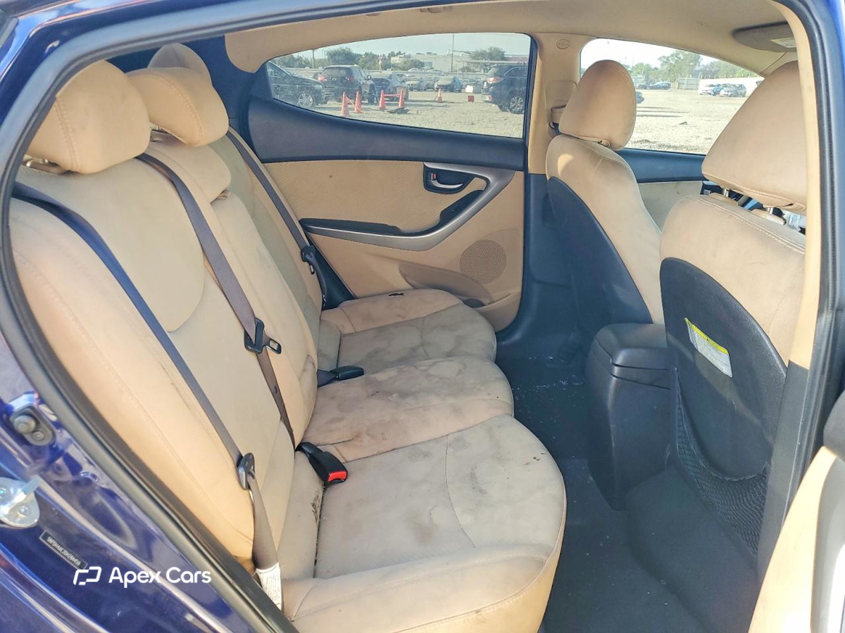 Hyundai Elantra 2013