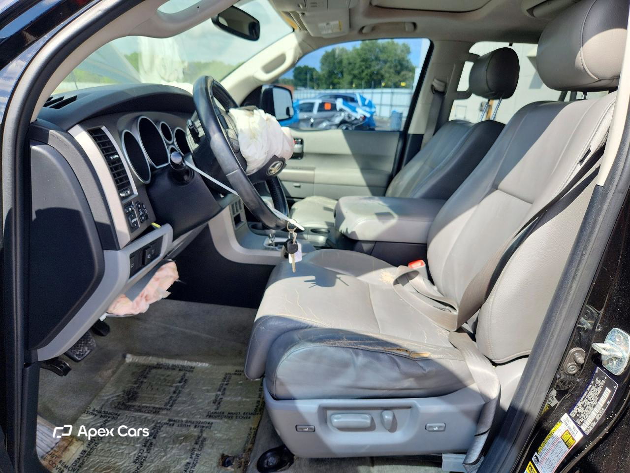 Toyota Sequoia 2011