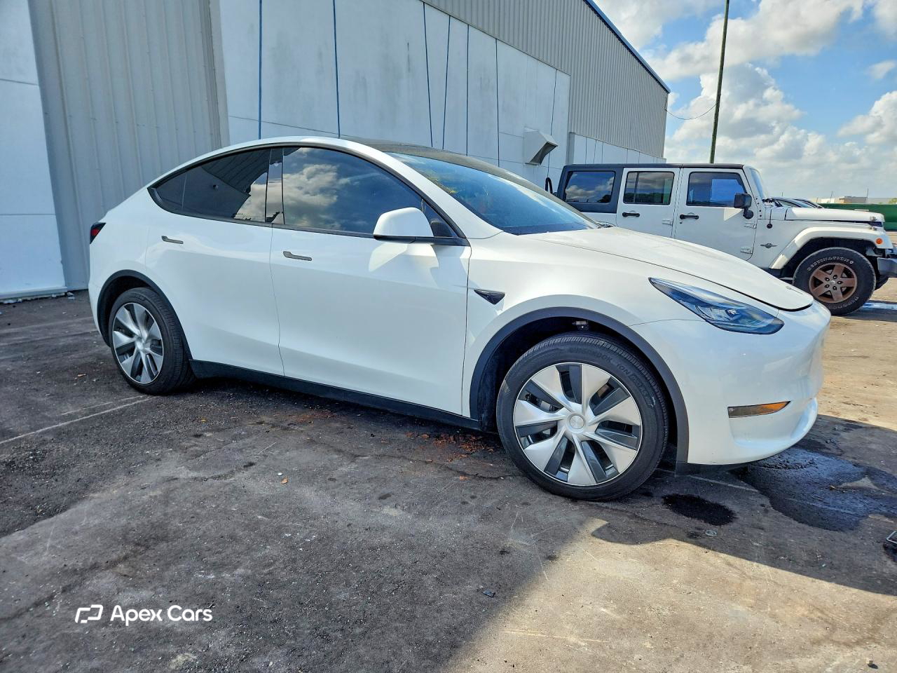 Tesla Model Y 2023
