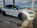 Tesla Model X 2022