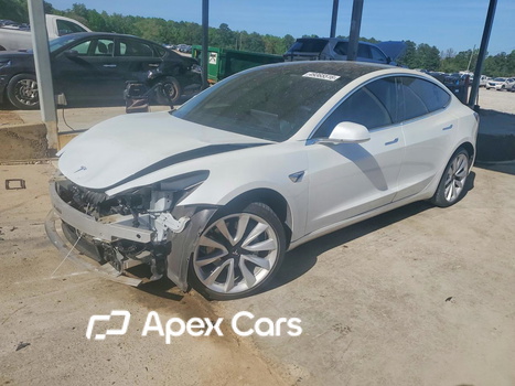 Tesla Model 3 2020 - Image 1 of 13