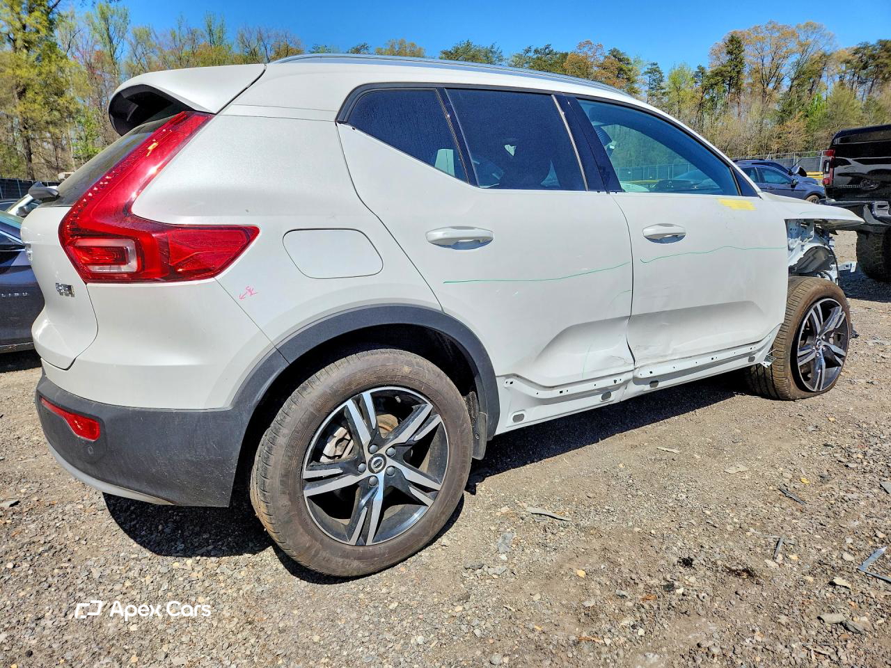 Volvo XC40 2025