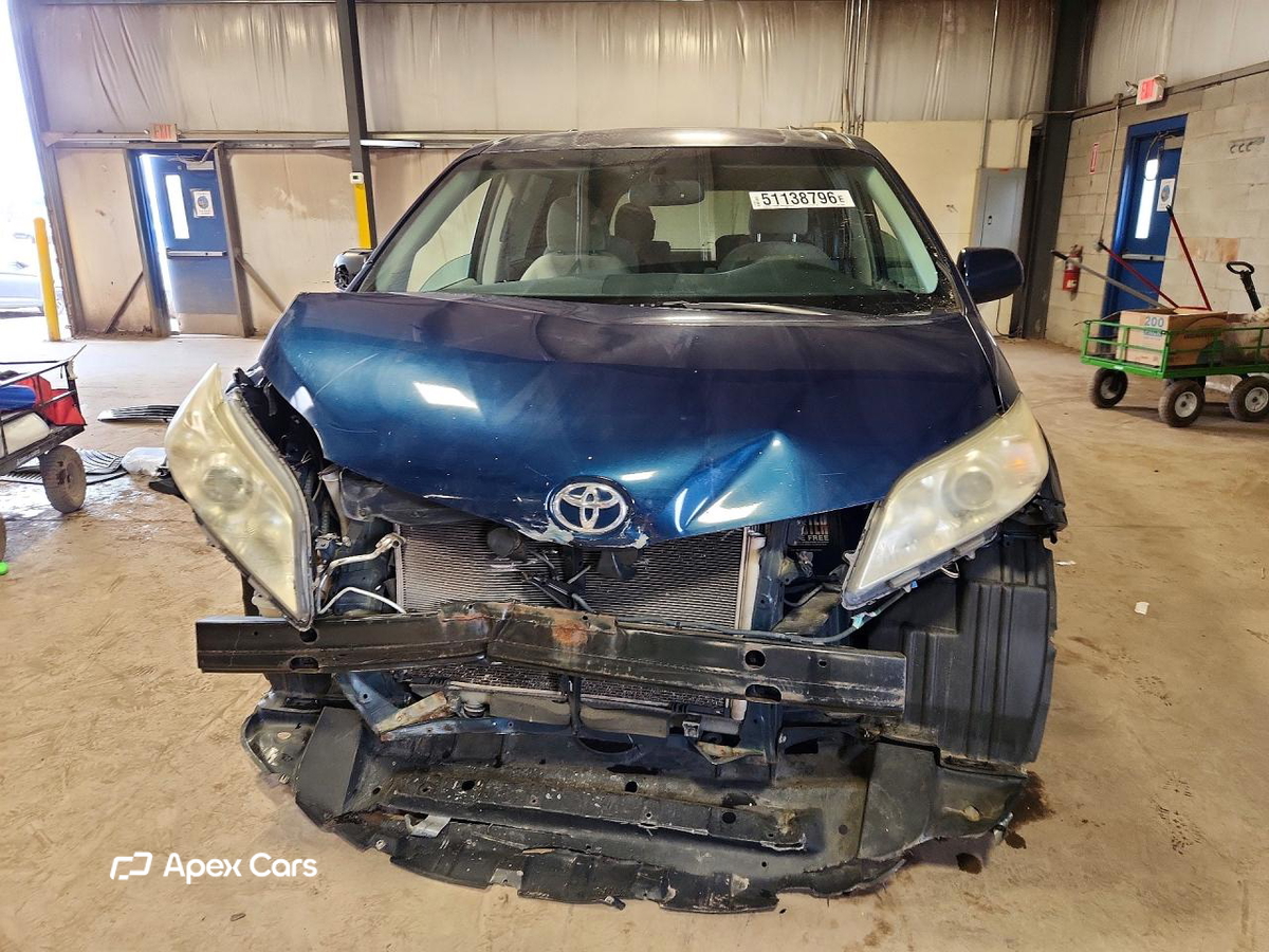 Toyota Sienna 2011