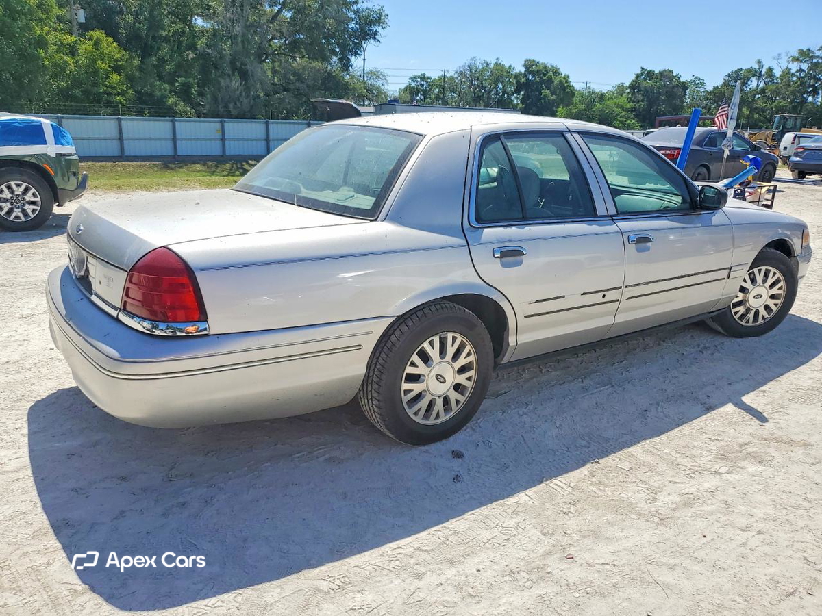 Ford Crown Victoria 2004
