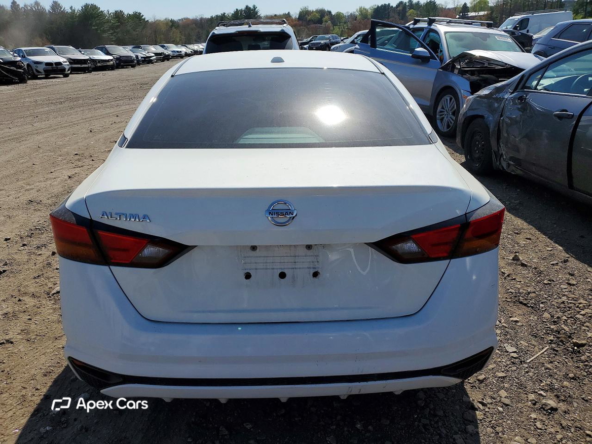 Nissan Altima 2020