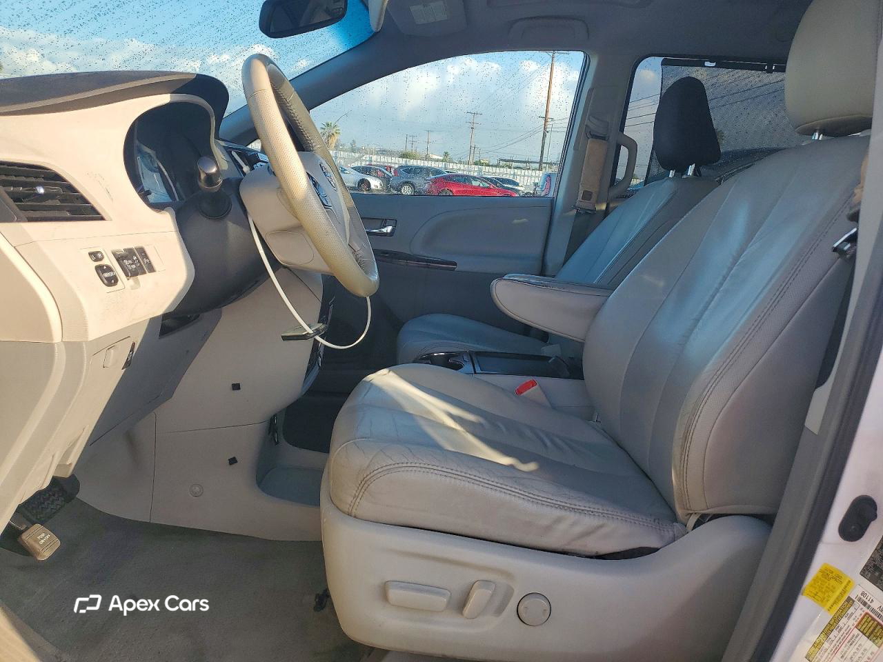 Toyota Sienna 2011