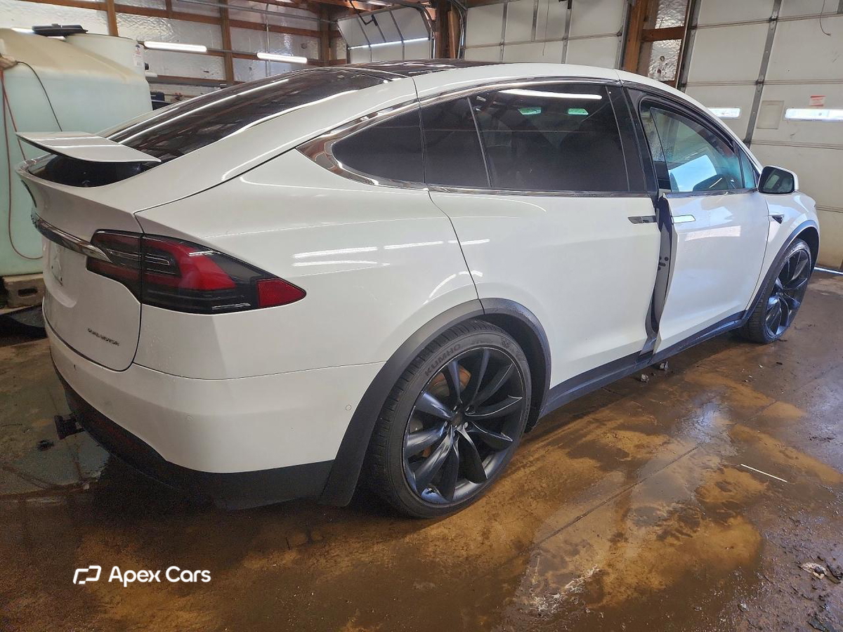Tesla Model X 2020