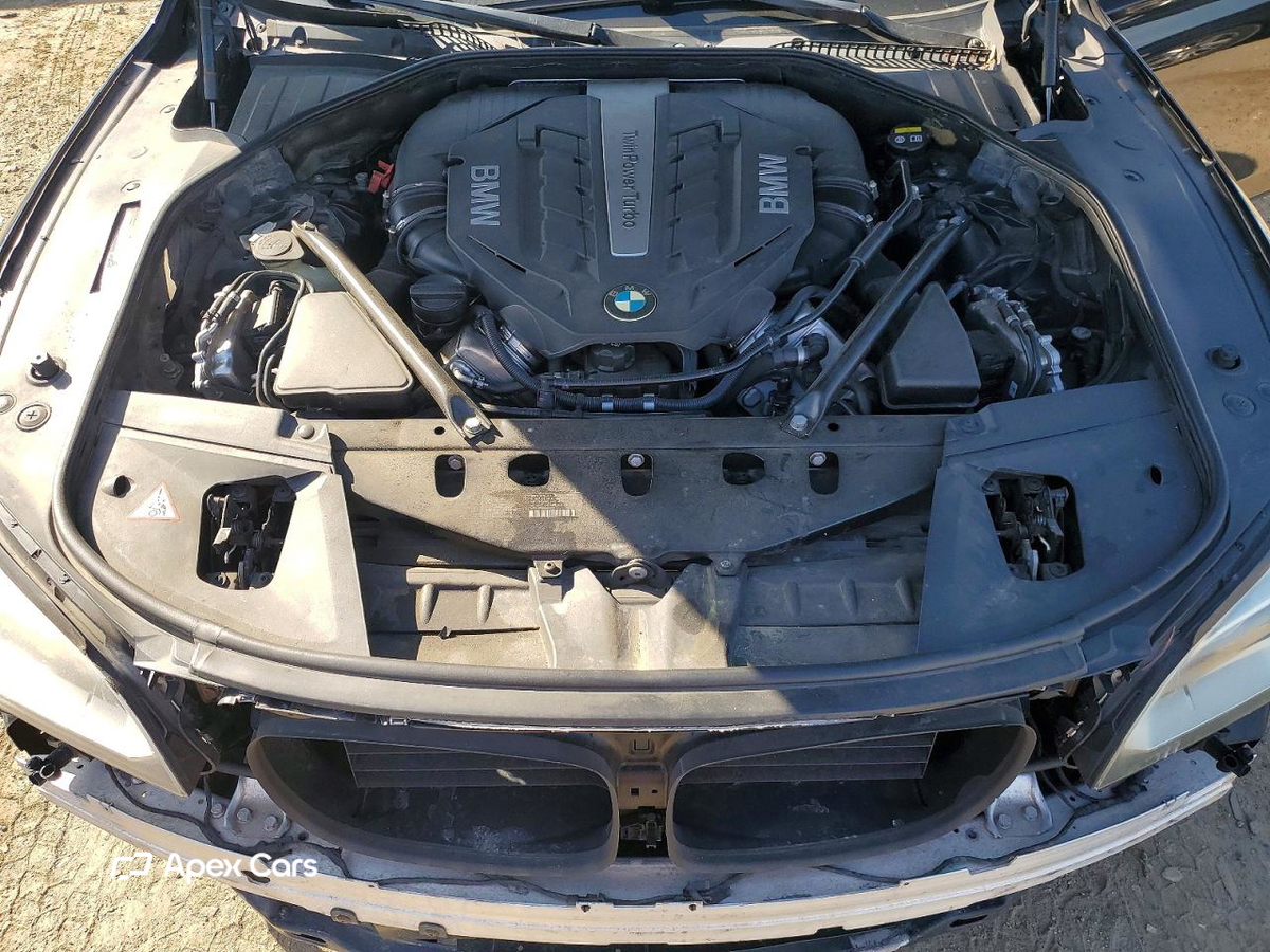 BMW Series 7 2015