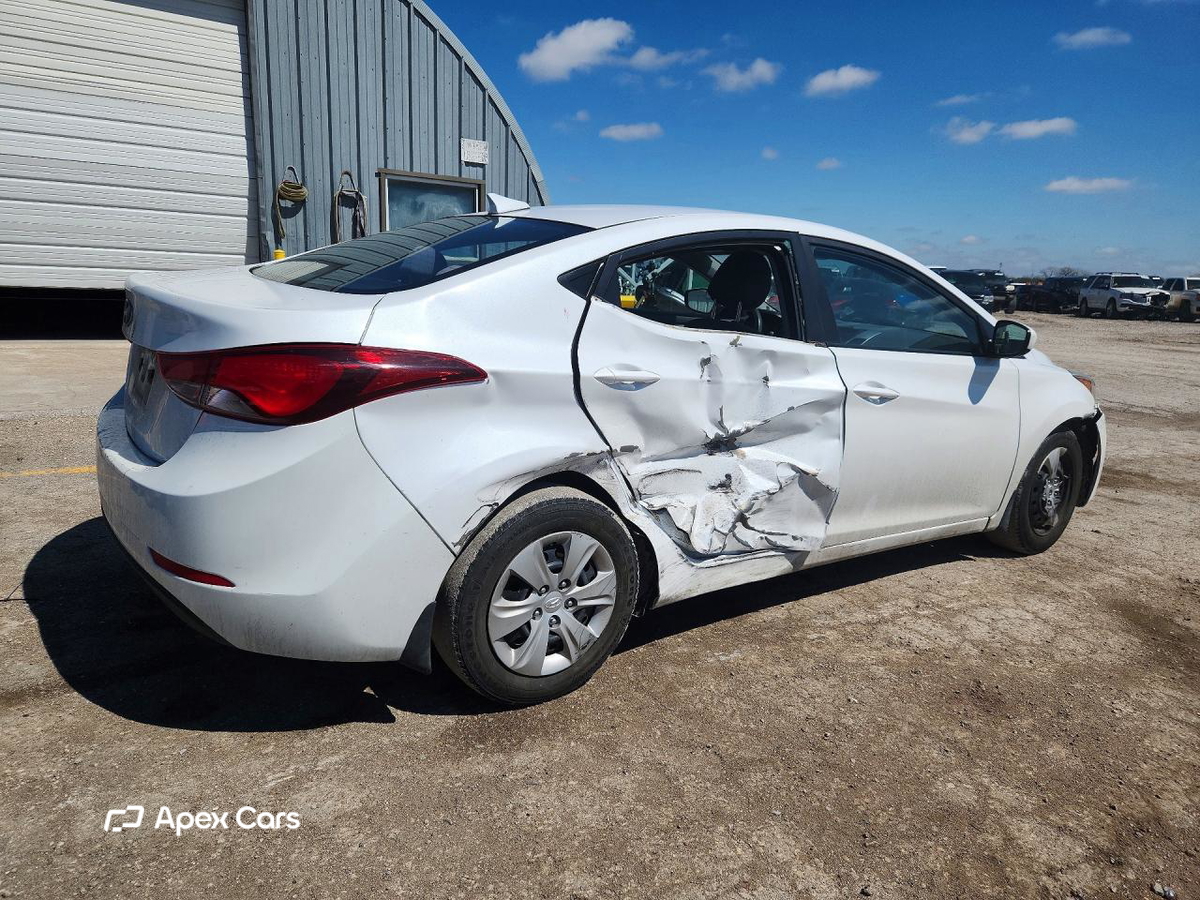 Hyundai Elantra 2016