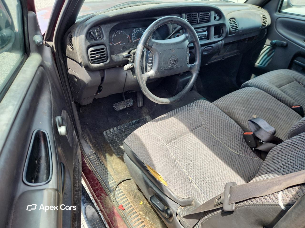 Dodge RAM 2000