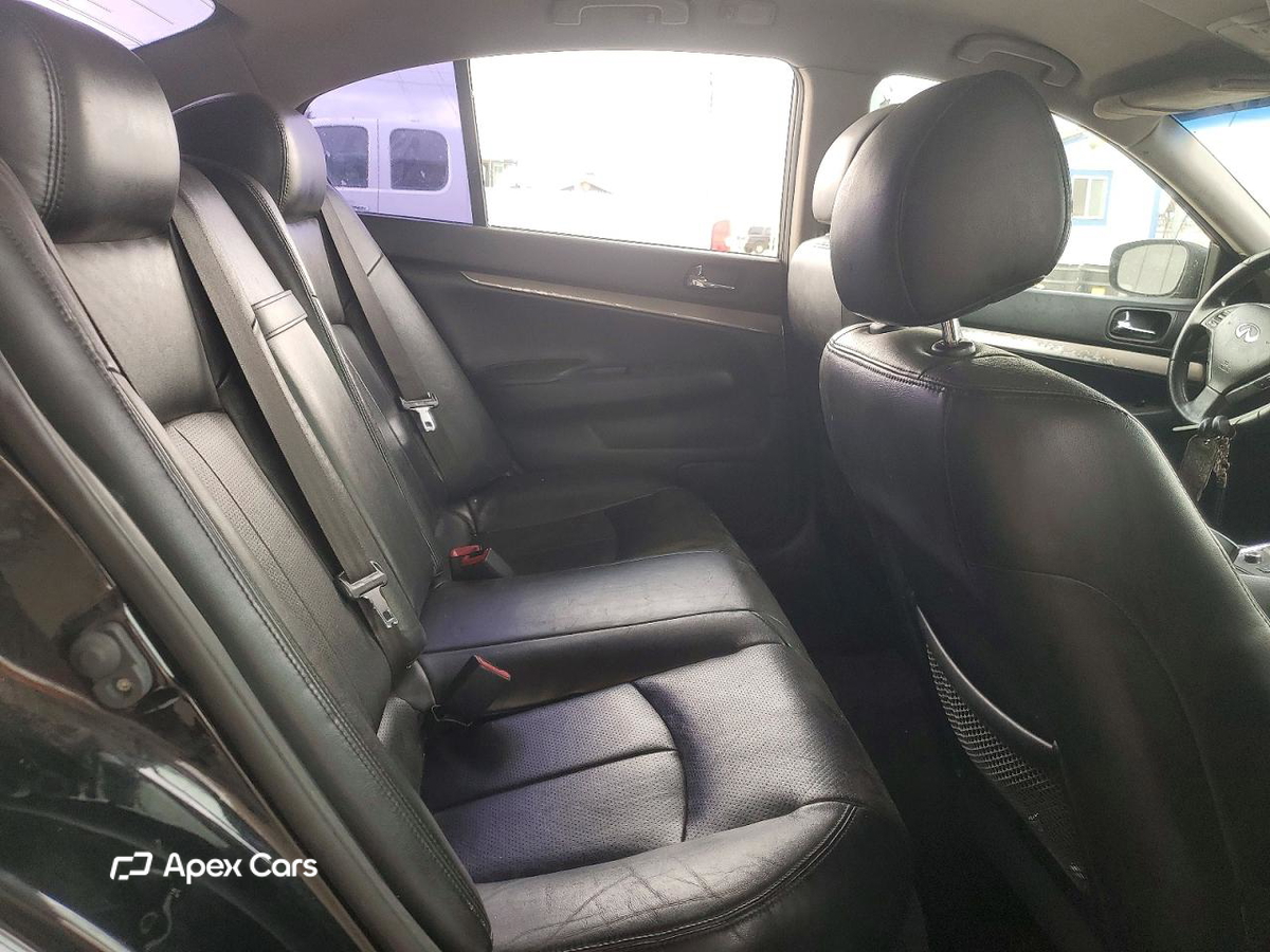 Infiniti G 2010