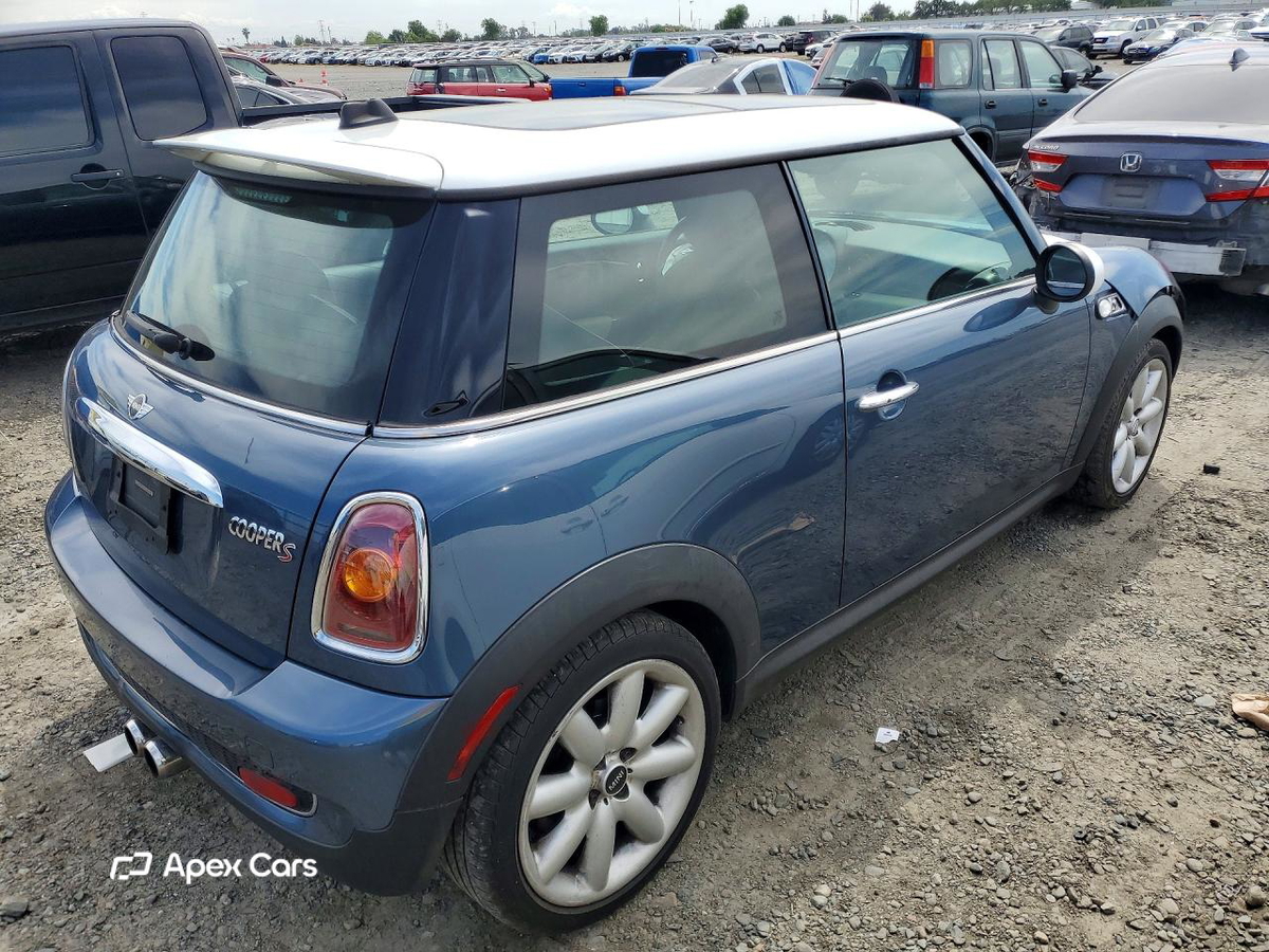 MINI Cooper 2010