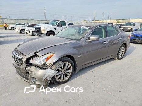 Infiniti M 2012 - Image 1 of 13