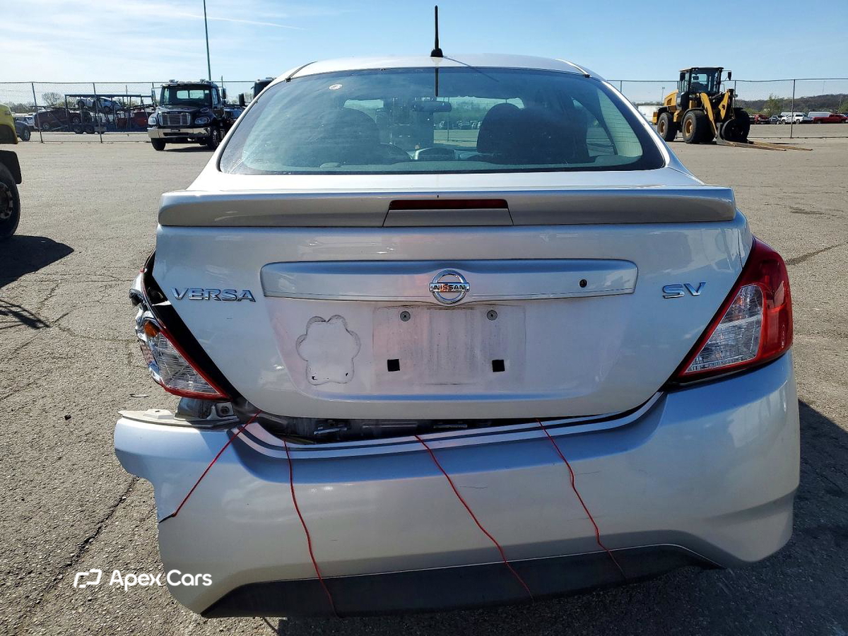 Nissan Versa 2016