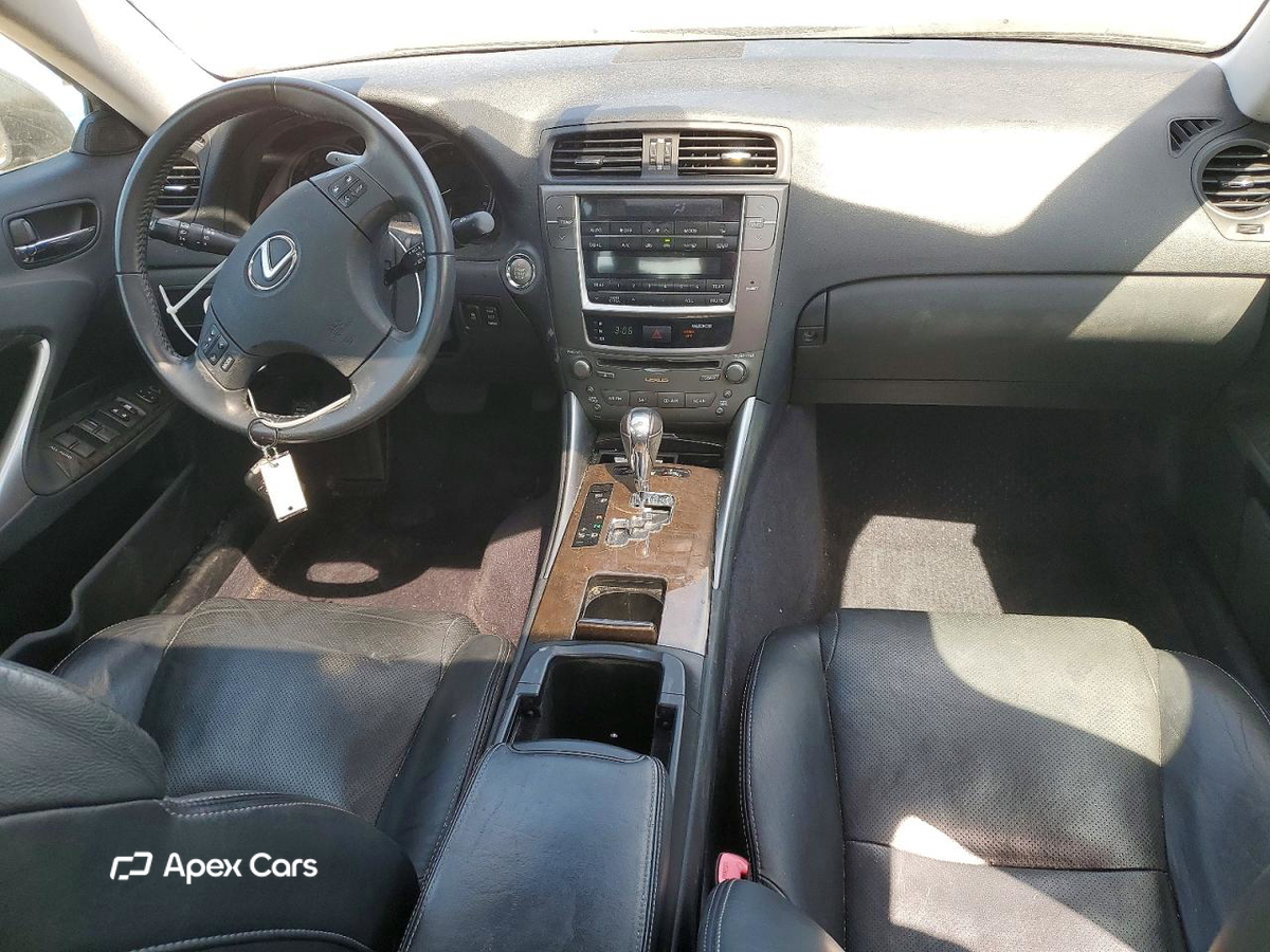 Lexus IS 2010